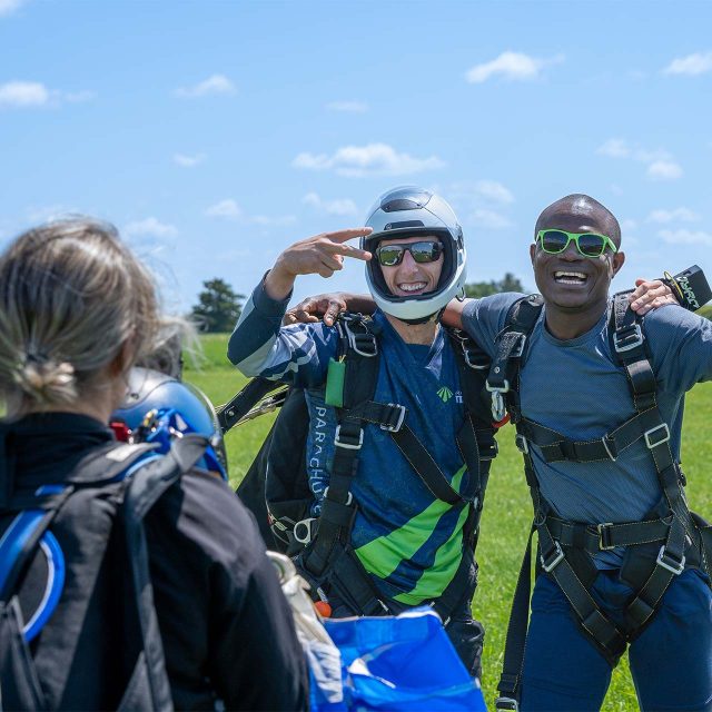 Skydivers with sunglasses