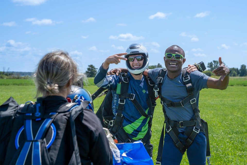 Skydivers with sunglasses